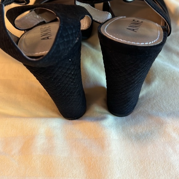 Anne Klein black suede platform sandals - Picture 3 of 6